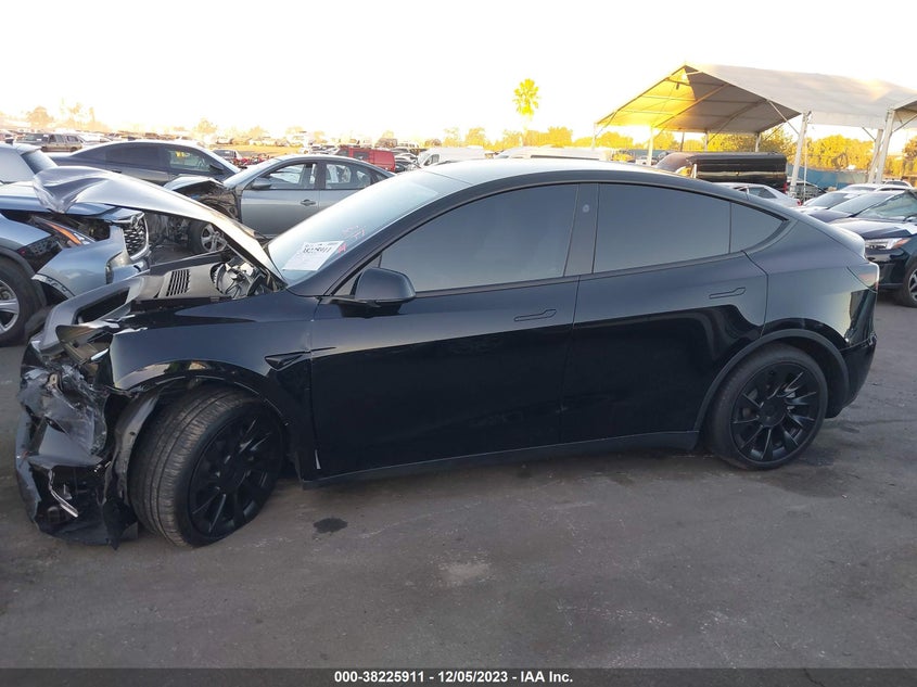 2023 Tesla Model Y Awd VIN: 7SAYGDEE0PF844984 Lot: 38225911