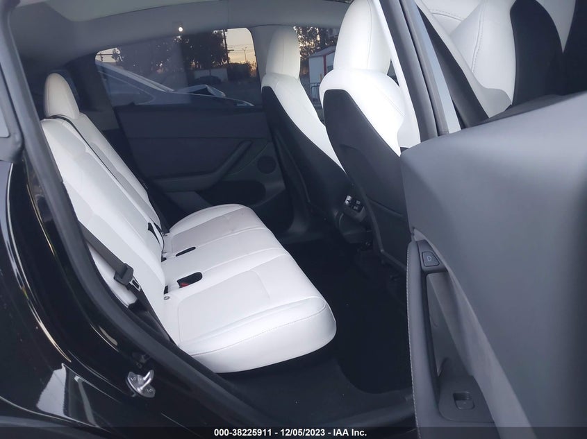 2023 Tesla Model Y Awd VIN: 7SAYGDEE0PF844984 Lot: 38225911