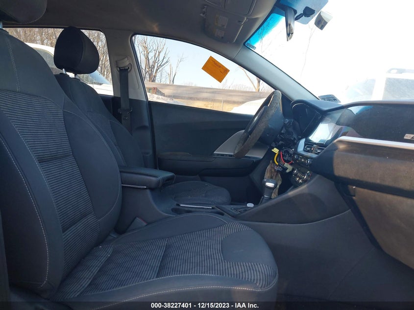 2020 Kia Niro Lx VIN: KNDCB3LCXL5438210 Lot: 38227401