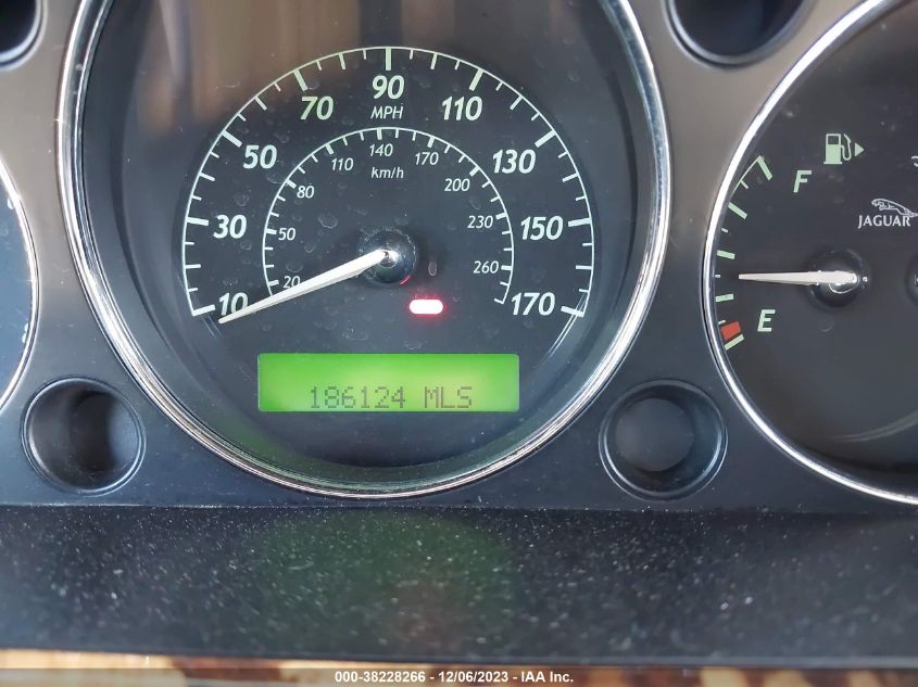 2005 Jaguar Xj Xj8 L VIN: SAJWA79C45SG44131 Lot: 38228266