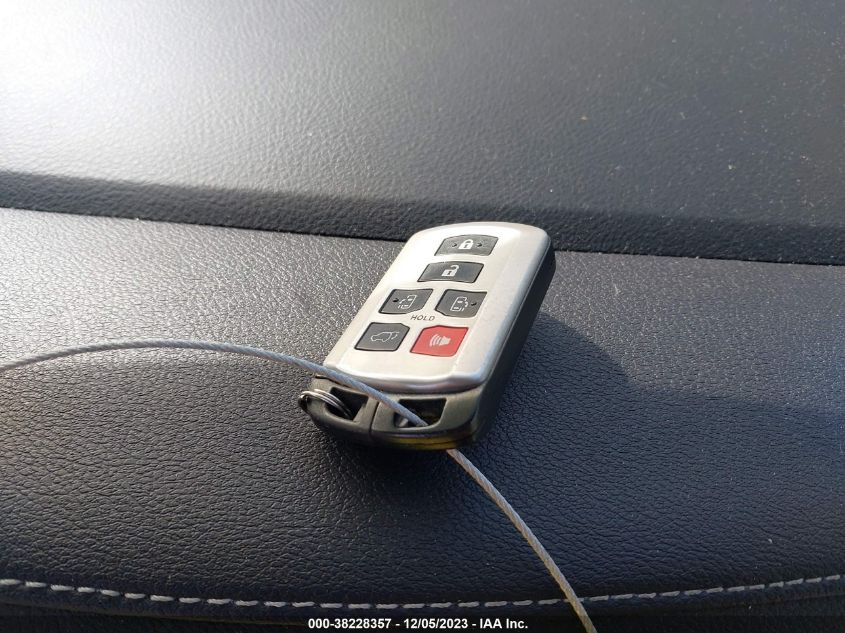 2016 Toyota Sienna Xle 8 Passenger VIN: 5TDYK3DC4GS766419 Lot: 38228357