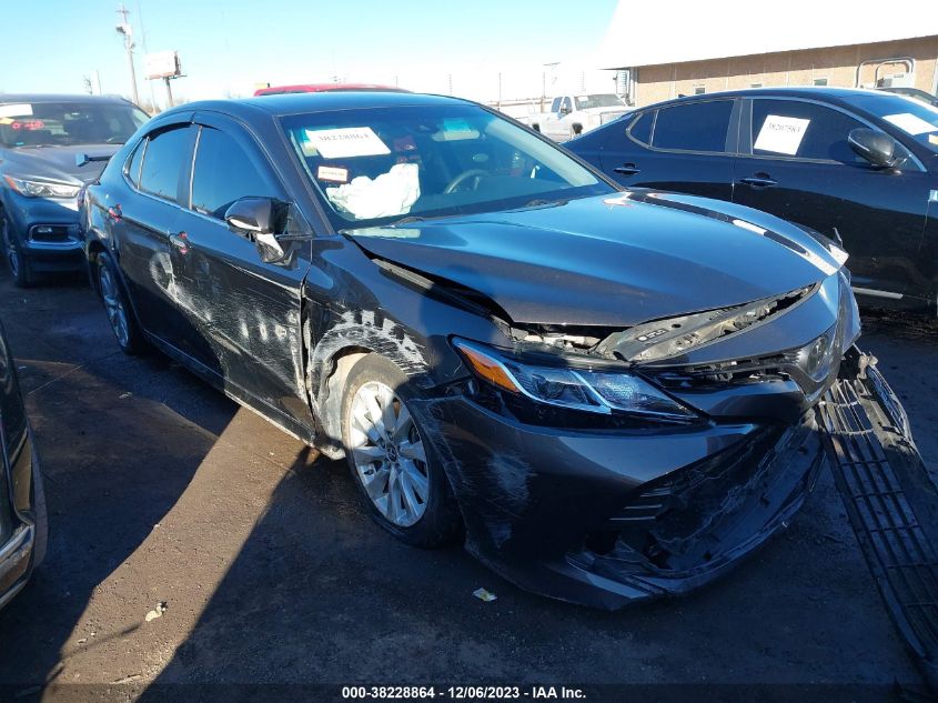 4T1B11HK0JU083789 2018 Toyota Camry Le