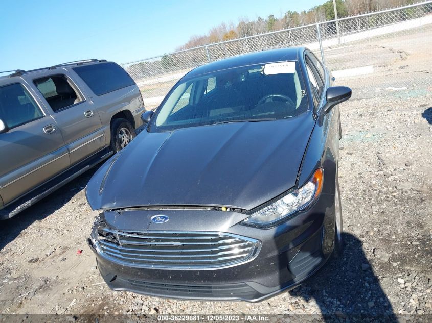 3FA6P0HD1LR160556 2020 Ford Fusion Se