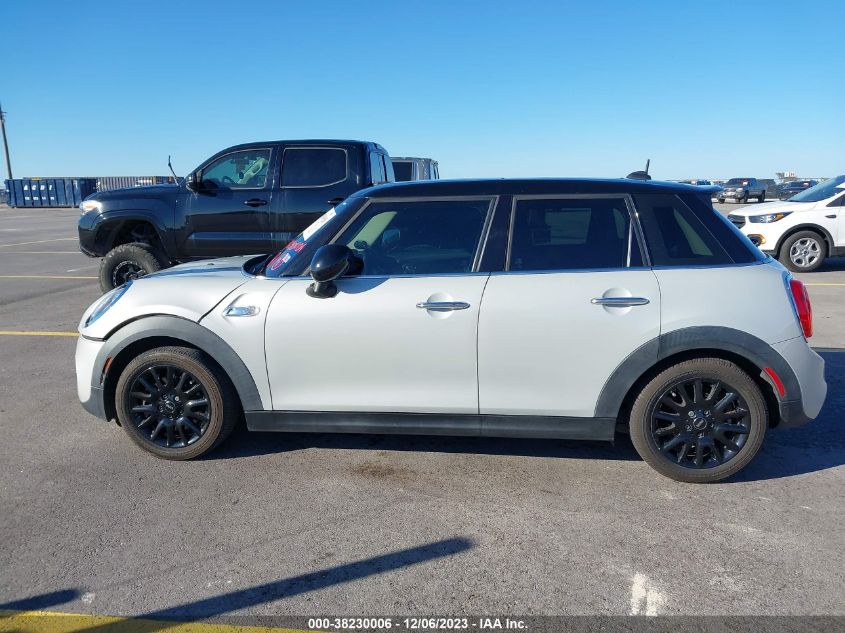 2016 Mini Cooper Hardtop 4 Door S VIN: WMWXU3C5XG2D28570 Lot: 38230006