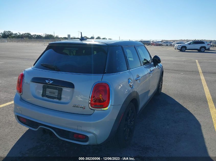 2016 Mini Cooper Hardtop 4 Door S VIN: WMWXU3C5XG2D28570 Lot: 38230006