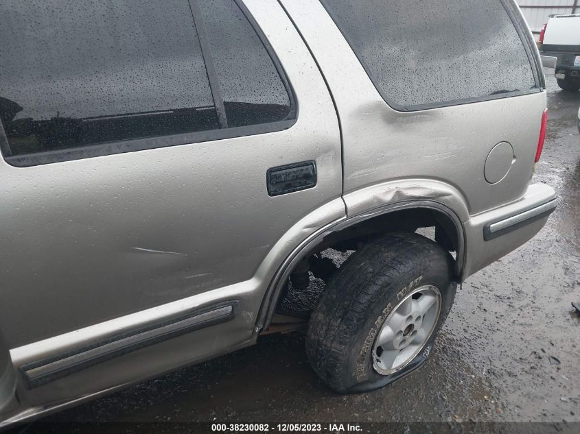 1998 Chevrolet Blazer Ls Cmi VIN: 1GNDT13WXW2289441 Lot: 38230082