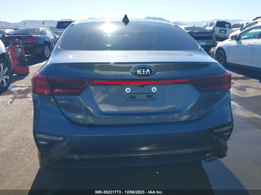 3KPF24AD8ME387925 2021 Kia Forte Lxs