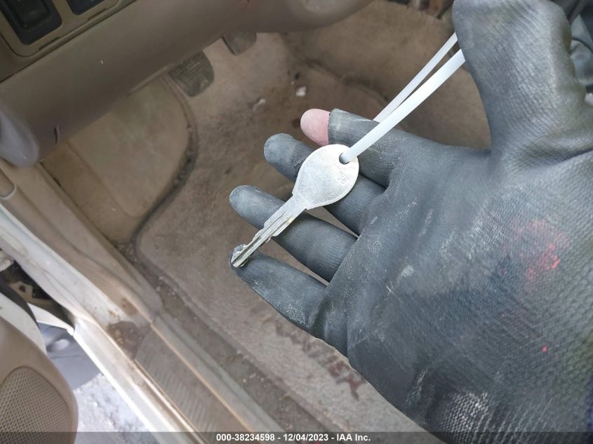 2000 Nissan Frontier Se-V6/Xe-V6 VIN: 1N6ED27Y6YC435212 Lot: 38234598