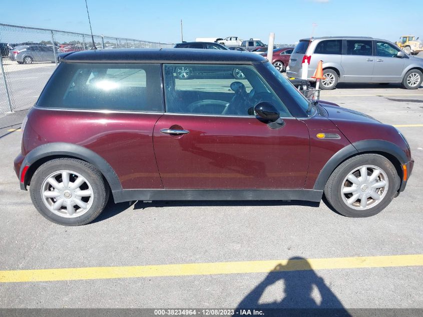 2003 Mini Cooper Hardtop Base (M5) VIN: WMWRC33443TC45031 Lot: 38234964