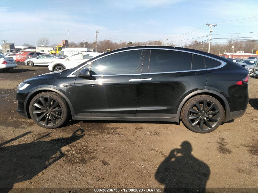 2018 Tesla Model X 100D/75D/P100D VIN: 5YJXCAE25JF113483 Lot: 38236733