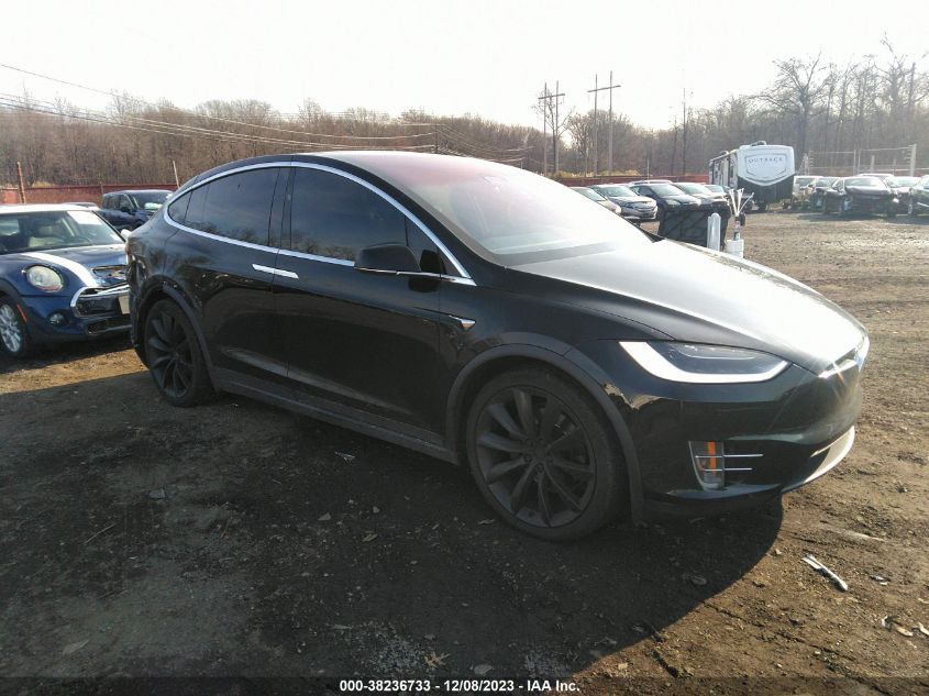 2018 Tesla Model X 100D/75D/P100D VIN: 5YJXCAE25JF113483 Lot: 38236733