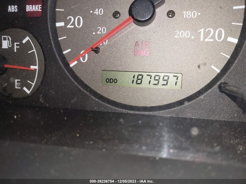 1999 Infiniti G20 Standard/Touring VIN: JNKCP11A9XT010569 Lot: 38236754