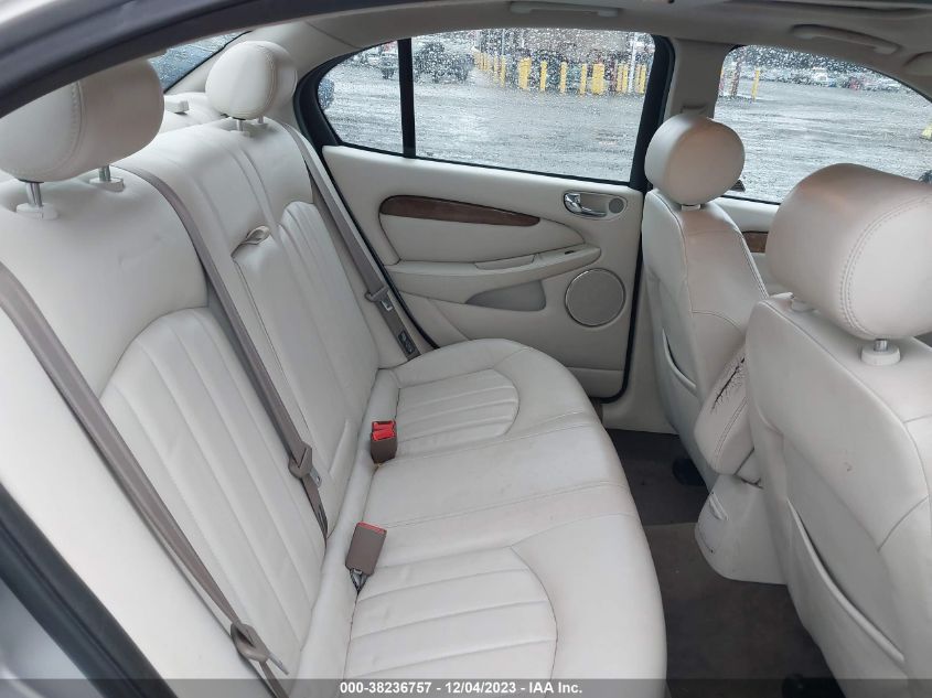 2003 Jaguar X-Type 2.5L Auto/2.5L Manual VIN: SAJEA51D13XD14774 Lot: 38236757