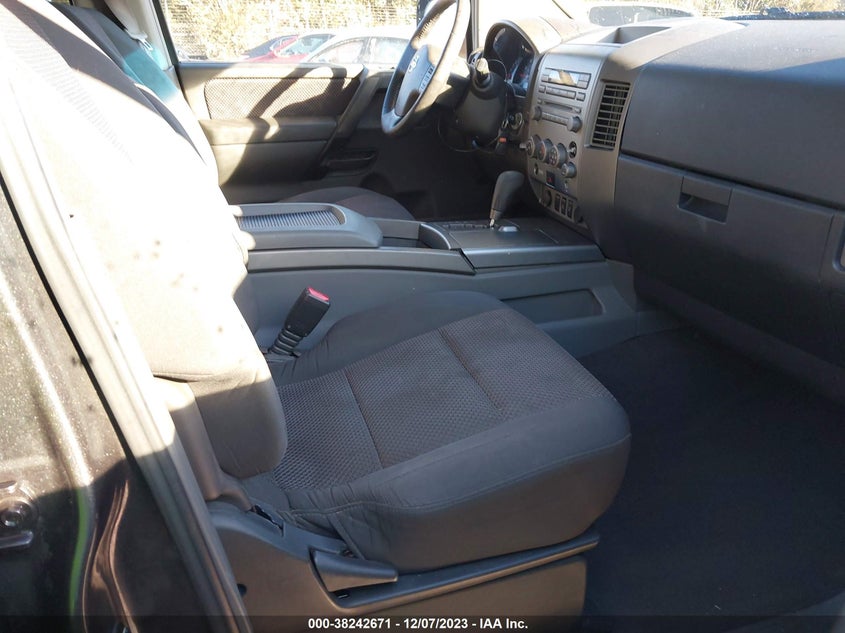 2005 Nissan Armada Se VIN: 5N1AA08B25N701880 Lot: 38242671