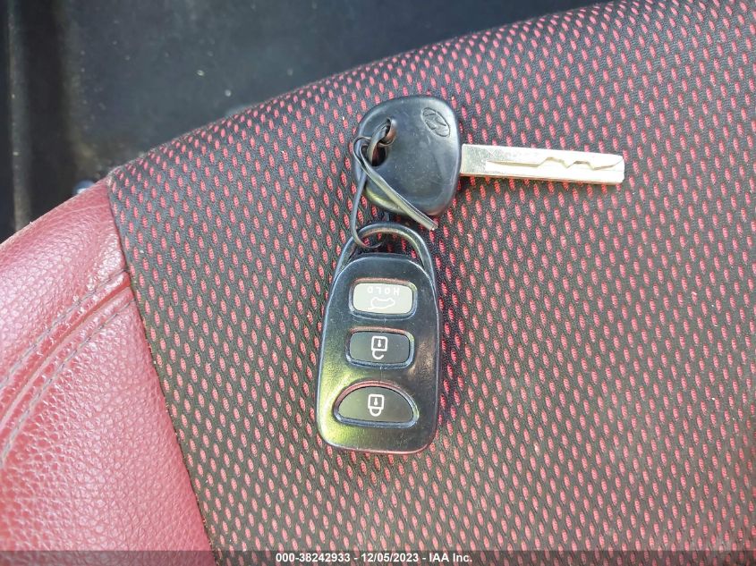 2016 Hyundai Veloster Turbo R-Spec VIN: KMHTC6AE5GU253377 Lot: 38242933