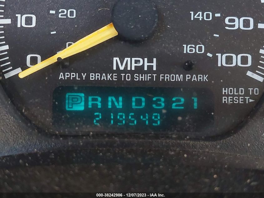 2002 Chevrolet Suburban Ls VIN: 1GNFK16Z92J191079 Lot: 38242986