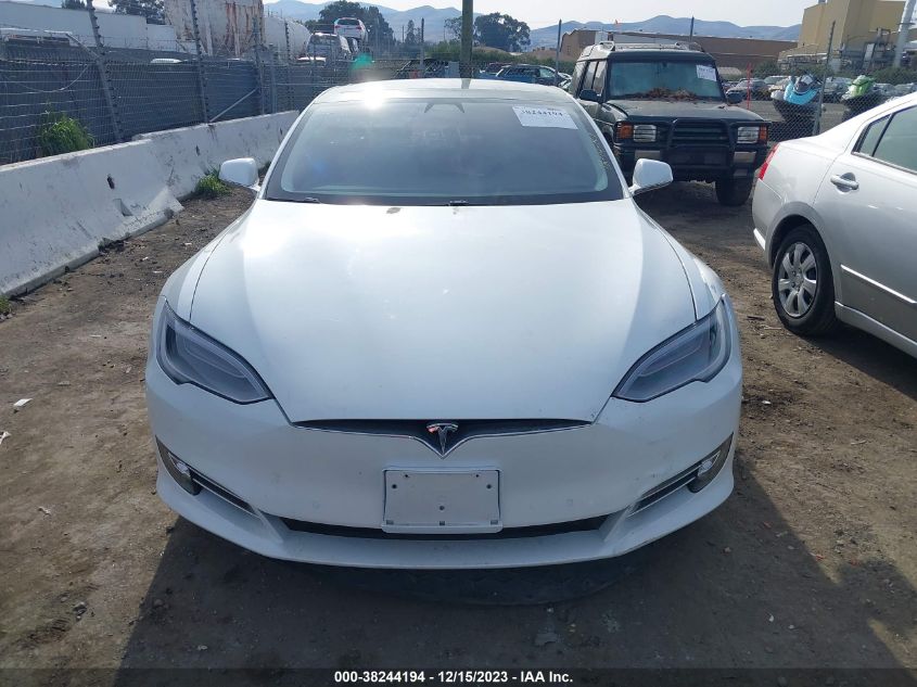 Фото: 5YJSA1E23JF244265