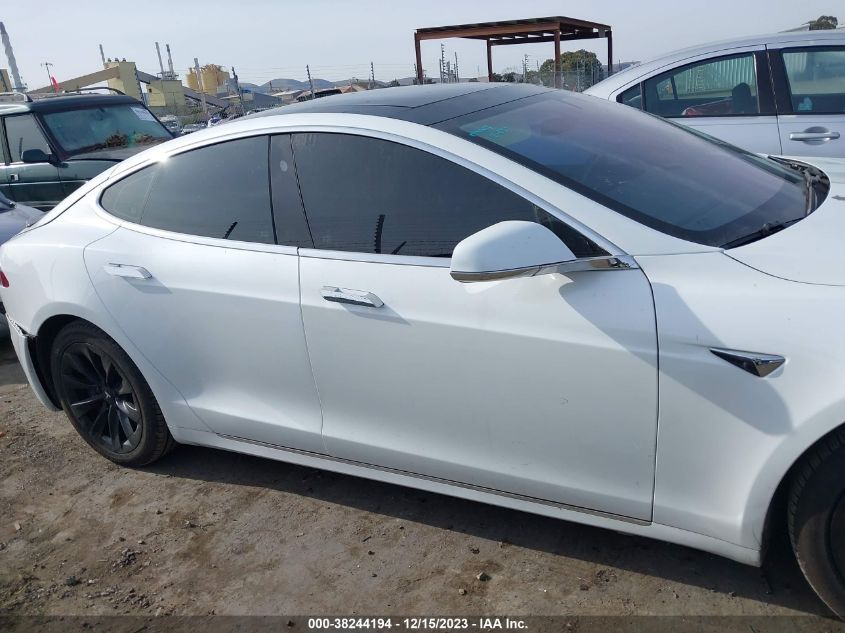 Фото: 5YJSA1E23JF244265