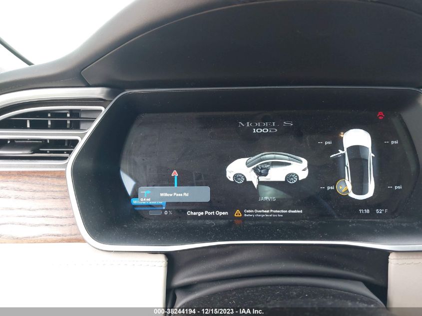 Фото: 5YJSA1E23JF244265