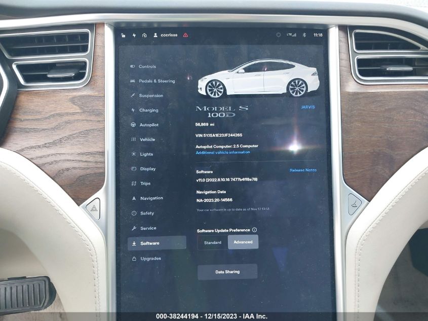 Фото: 5YJSA1E23JF244265