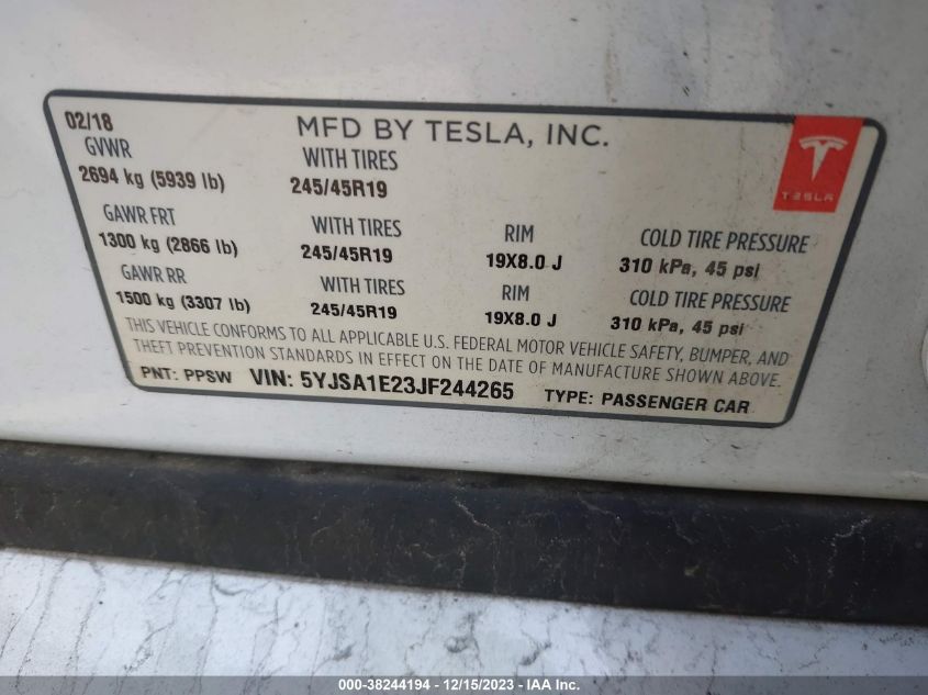 Фото: 5YJSA1E23JF244265