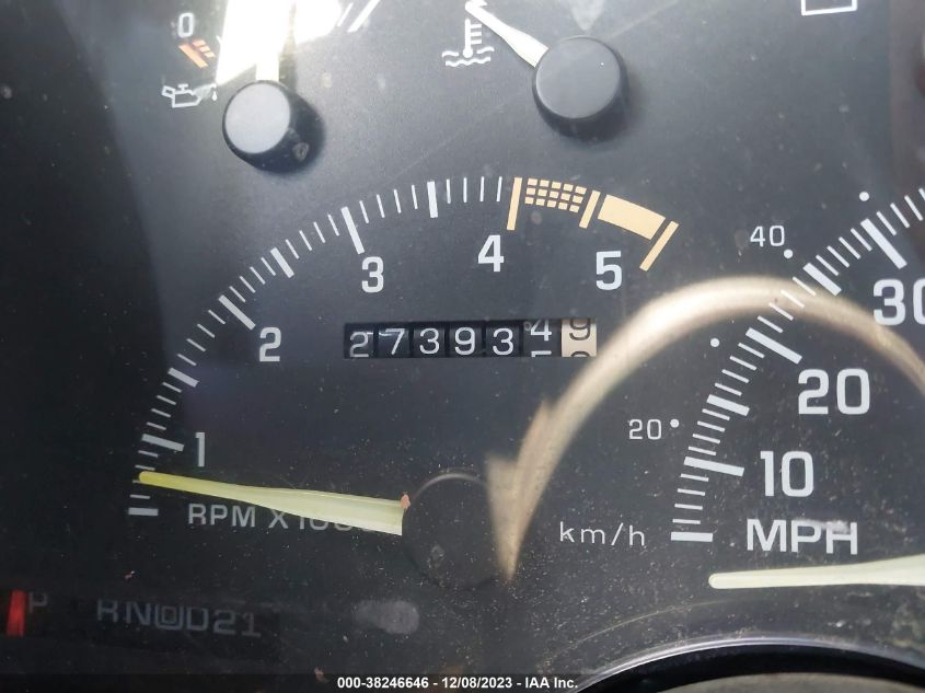 1994 Chevrolet Gmt-400 C2500 VIN: 2GCFC29K0R1235288 Lot: 38246646