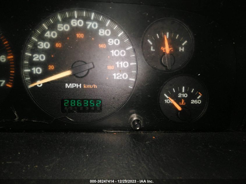 2002 Jeep Grand Cherokee Laredo VIN: 1J4GW48S22C305361 Lot: 38247414