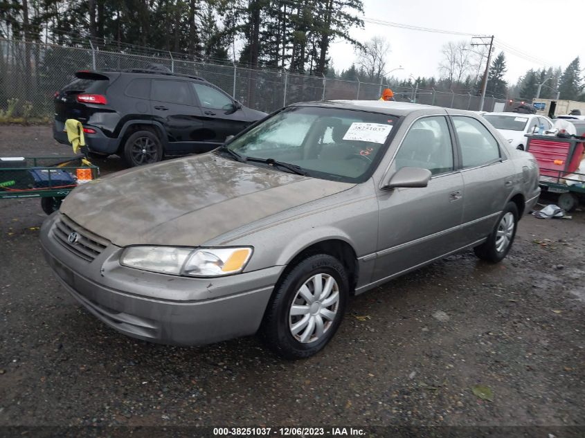 1997 Toyota Camry Le VIN: 4T1BG22K5VU060432 Lot: 38251037