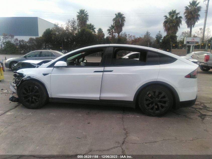 2022 Tesla Model X Plaid Tri Motor All-Wheel Drive VIN: 7SAXCBE61NF329624 Lot: 38251188