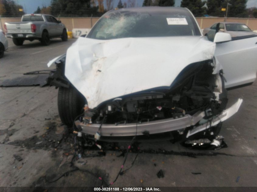 2022 Tesla Model X Plaid Tri Motor All-Wheel Drive VIN: 7SAXCBE61NF329624 Lot: 38251188