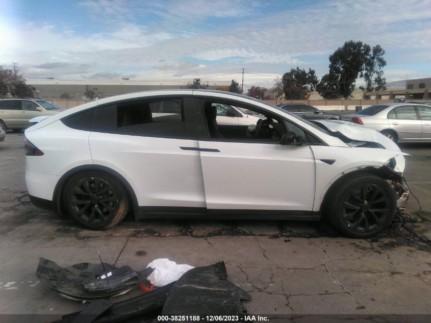 2022 Tesla Model X Plaid Tri Motor All-Wheel Drive VIN: 7SAXCBE61NF329624 Lot: 38251188