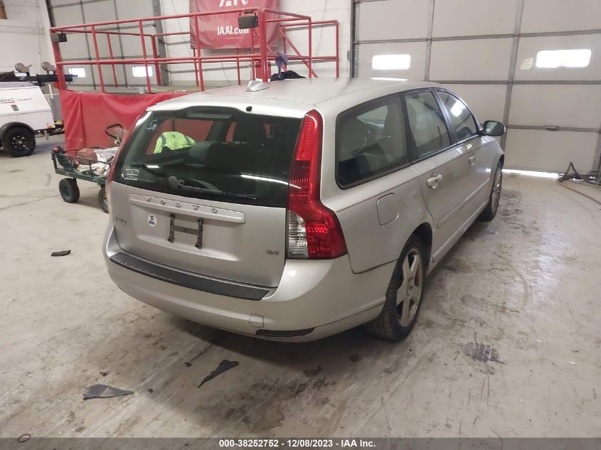 2010 Volvo V50 2.4I VIN: YV1390MW5A2530045 Lot: 38252752