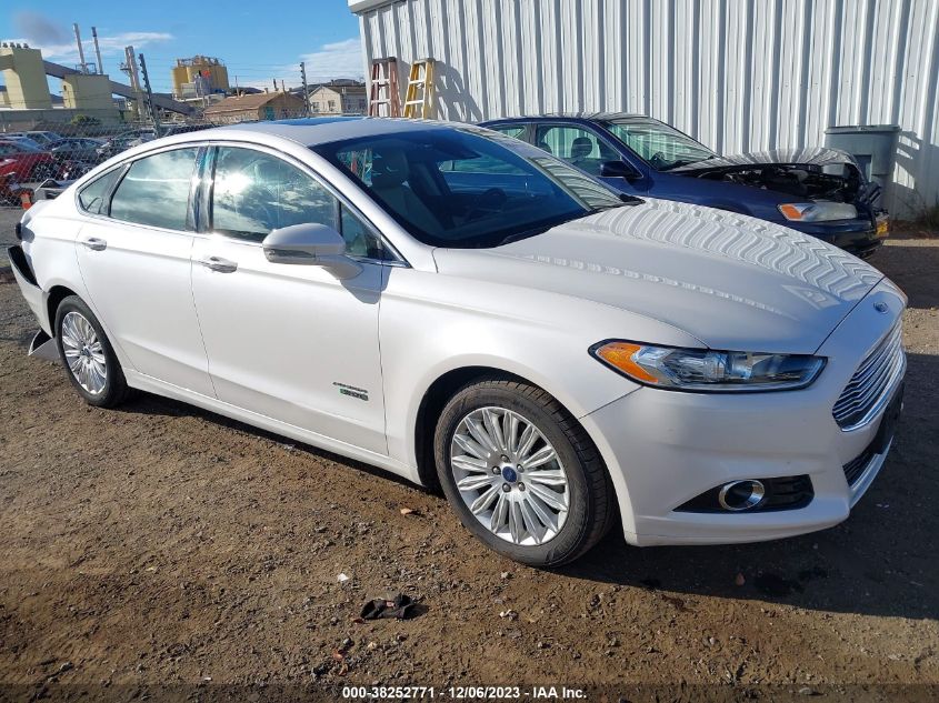 2014 Ford Fusion Energi Titanium VIN: 3FA6P0SU1ER398192 Lot: 38252771