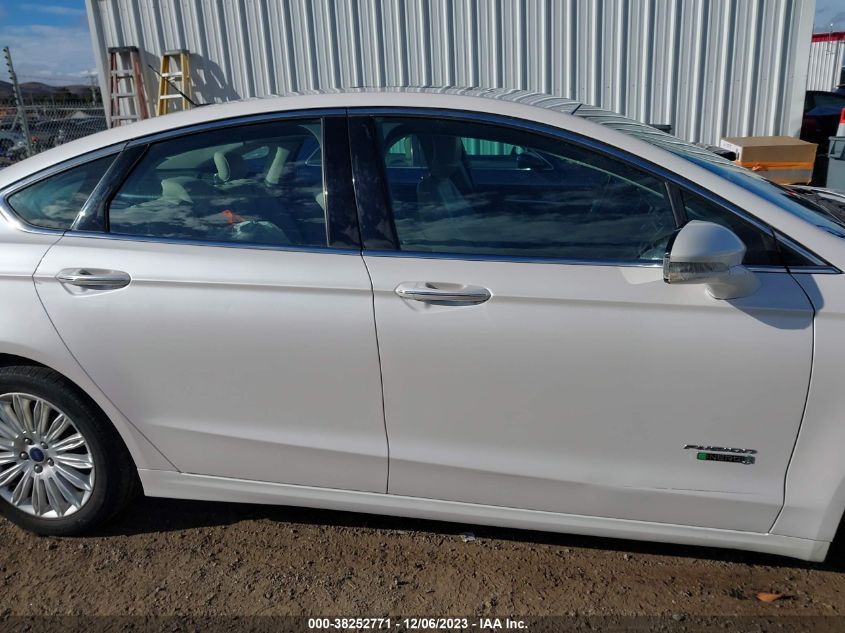 2014 Ford Fusion Energi Titanium VIN: 3FA6P0SU1ER398192 Lot: 38252771