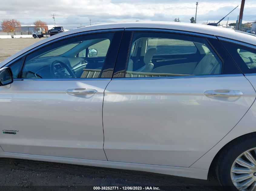 2014 Ford Fusion Energi Titanium VIN: 3FA6P0SU1ER398192 Lot: 38252771