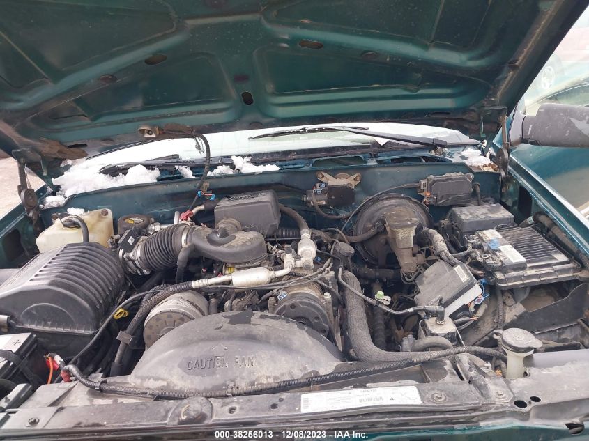 1998 GMC Suburban 1500 Sl VIN: 1GKFK16RXWJ713382 Lot: 38256013