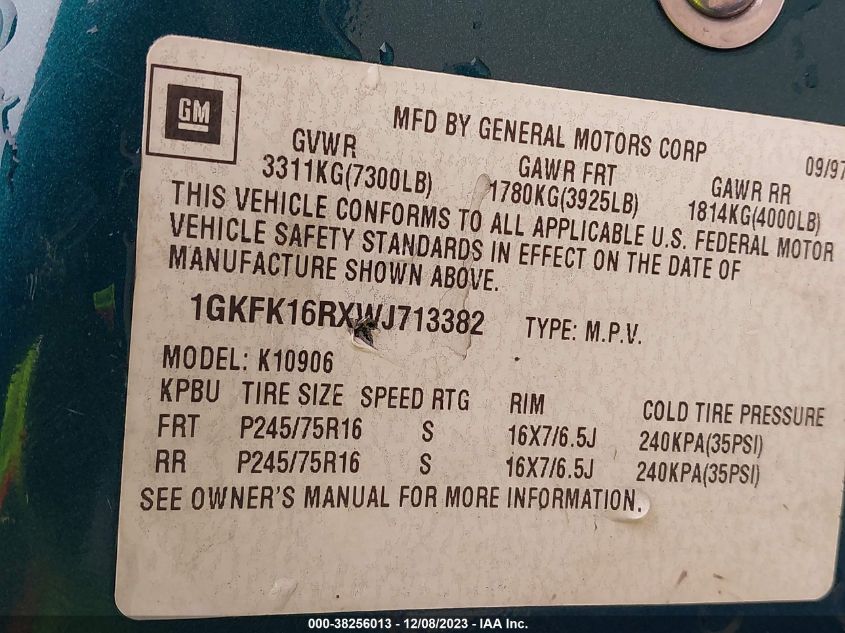 1998 GMC Suburban 1500 Sl VIN: 1GKFK16RXWJ713382 Lot: 38256013