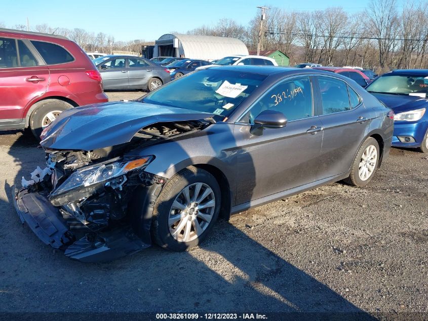 4T1B11HK0JU116399 2018 Toyota Camry Le