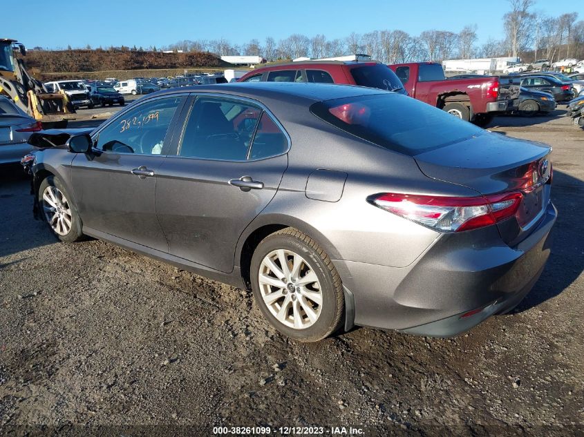 4T1B11HK0JU116399 2018 Toyota Camry Le