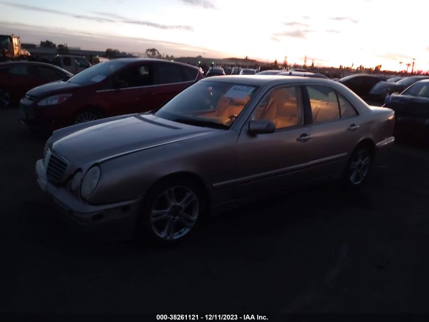 2001 Mercedes-Benz E-Class Base A5 VIN: WDBJF70J81B240888 Lot: 38261121