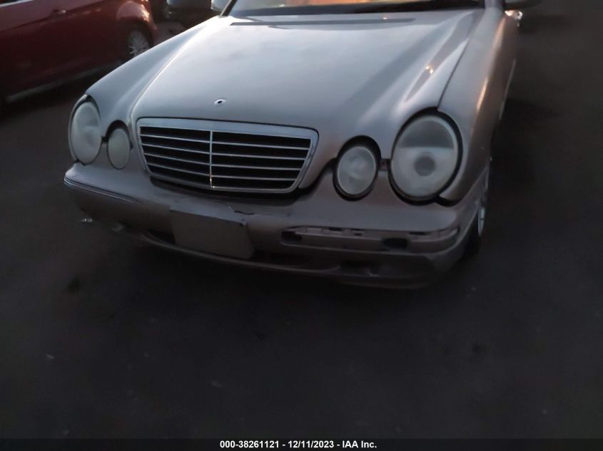 2001 Mercedes-Benz E-Class Base A5 VIN: WDBJF70J81B240888 Lot: 38261121