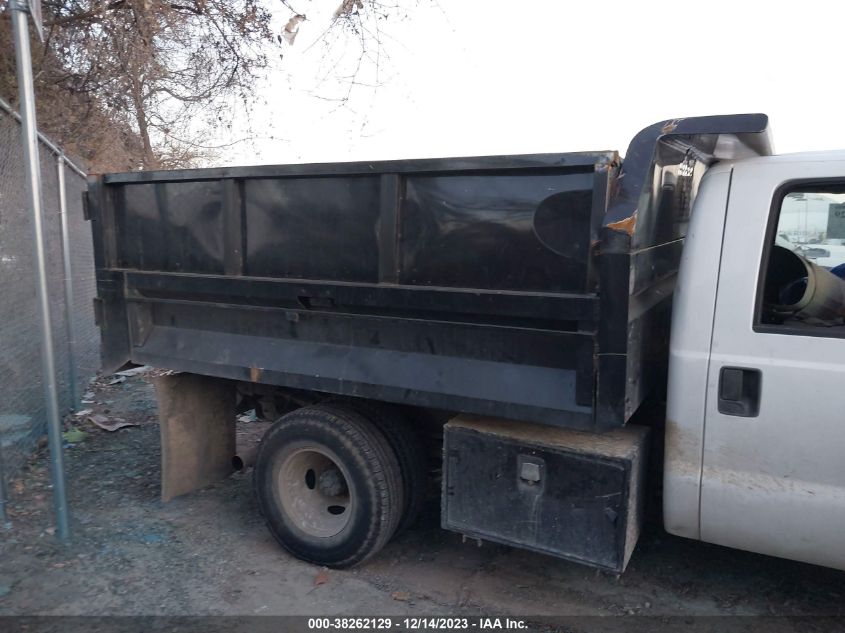 2002 Ford Super Duty F-350 Drw Lariat/Xl/Xlt VIN: 1FDWW36F52EC19575 Lot: 38262129