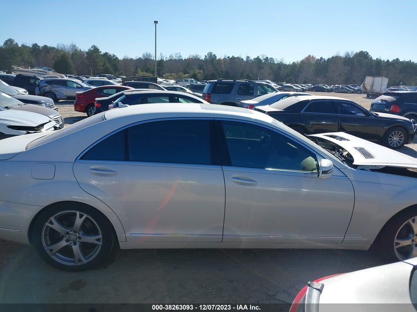 2013 MERCEDES-BENZ S 550 WDDNG7DB0DA498972