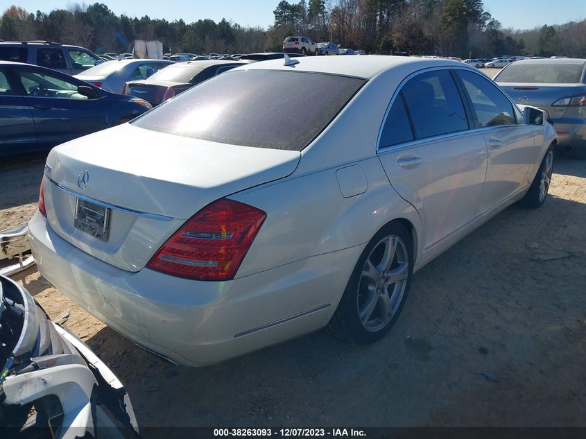 2013 MERCEDES-BENZ S 550 WDDNG7DB0DA498972