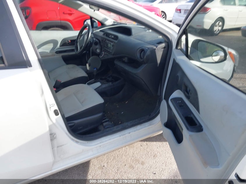 2014 Toyota Prius C One VIN: JTDKDTB35E1575105 Lot: 38264282