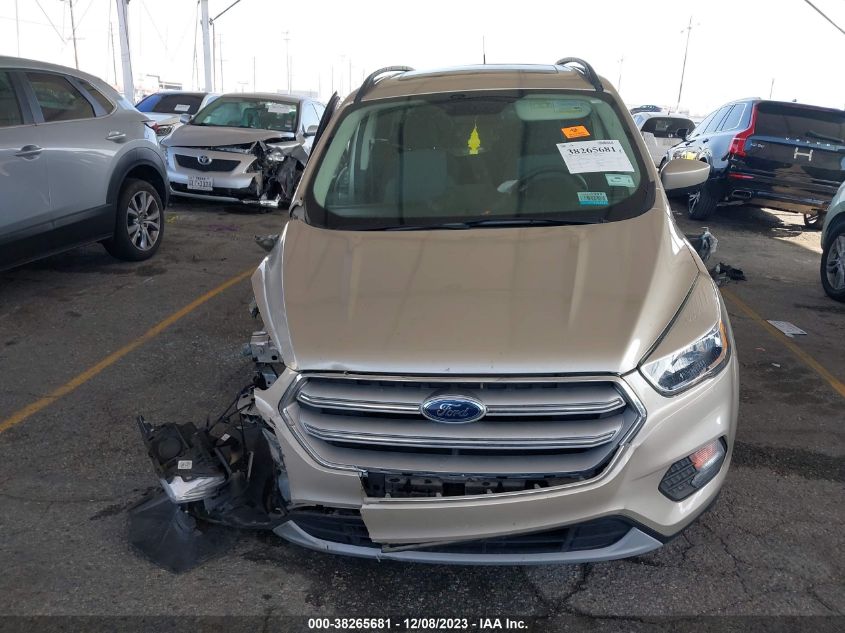 1FMCU9GDXJUB60021 2018 Ford Escape Se