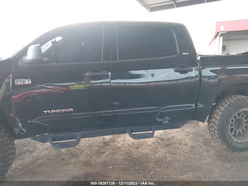 5TFDW5F12HX676644 2017 Toyota Tundra Sr5 5.7L V8