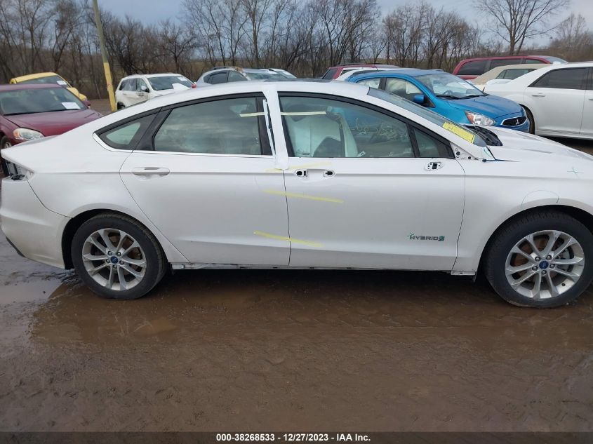 3FA6P0LU2KR100761 2019 Ford Fusion Hybrid Se