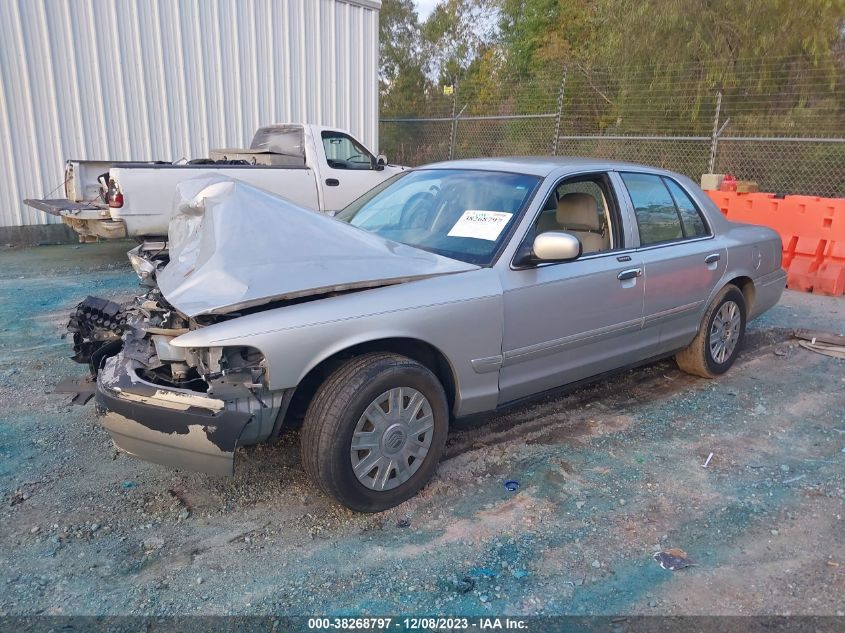 2007 Mercury Grand Marquis Gs VIN: 2MEFM74V67X613182 Lot: 38268797