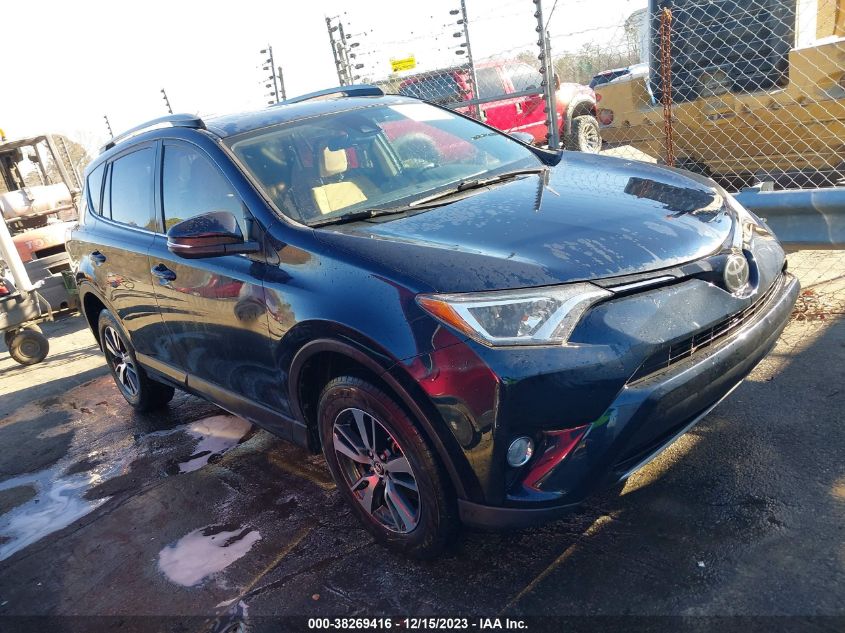 JTMWFREV2JJ737391 2018 Toyota Rav4 Xle